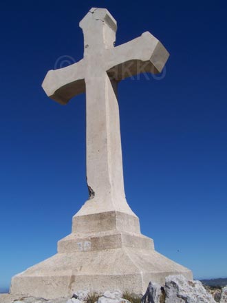 La croix du sommet du Garlaban,