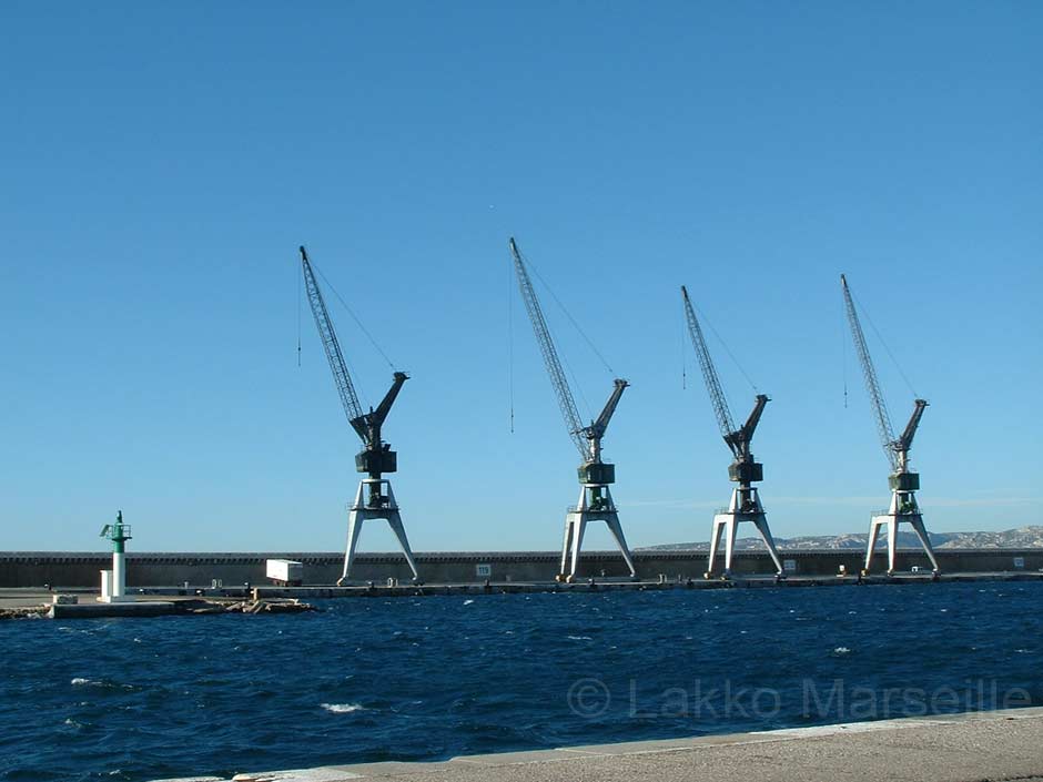 grues dans le Port de Marseille