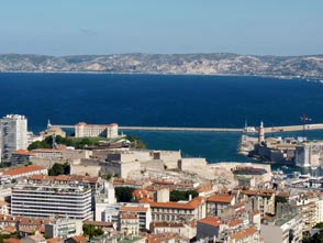 vue de marseille, le pharo et le fort saint jean