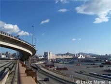 Marseille vue sur les Docks et les quais en fonds d'cran